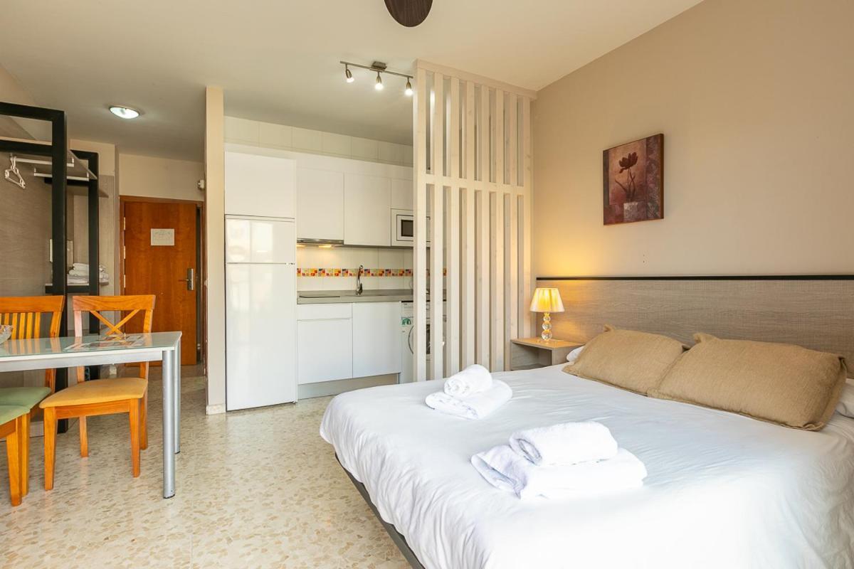 Apartamentos Guerrero Torre Del Mar Dış mekan fotoğraf