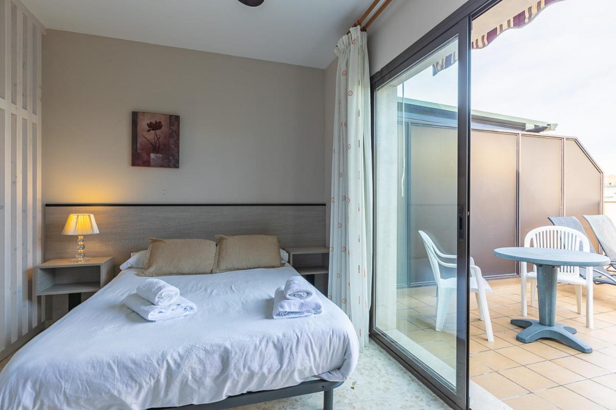 Apartamentos Guerrero Torre Del Mar Dış mekan fotoğraf